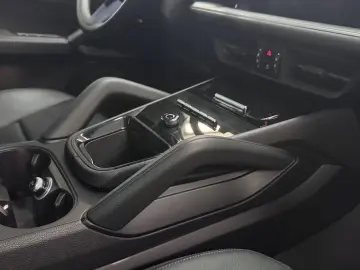 Porsche Cayenne E-Hybrid  Vierradlenkung