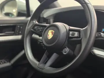 Porsche Cayenne E-Hybrid  Vierradlenkung