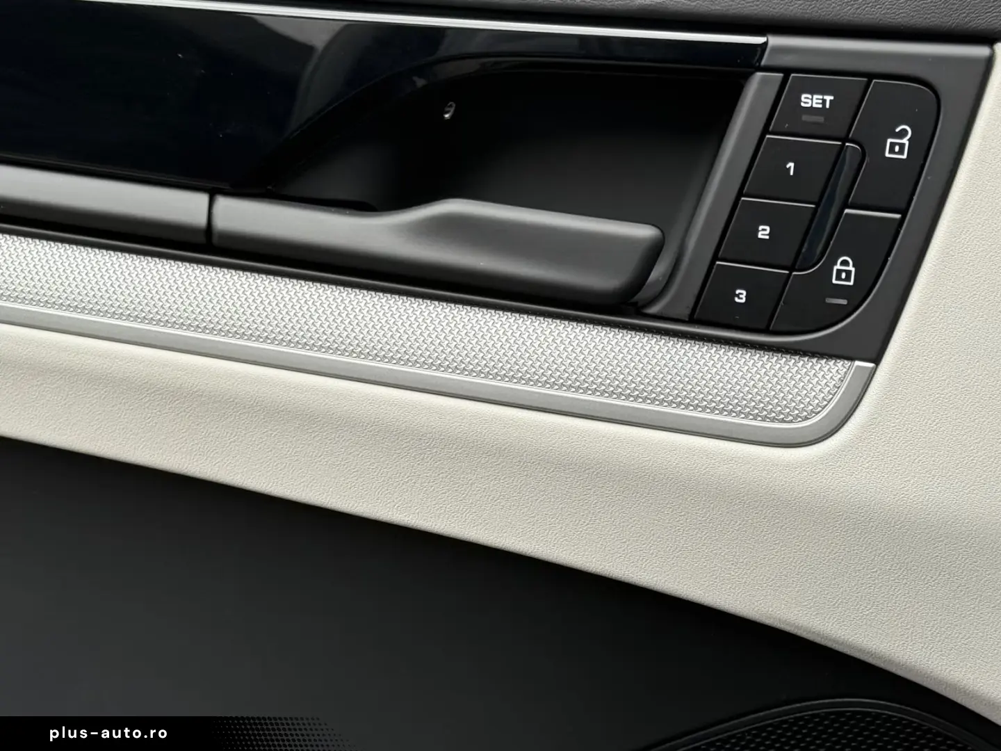 Porsche Cayenne S SPORTABGAS BOSE 22