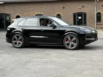 Porsche Cayenne S SPORTABGAS BOSE 22