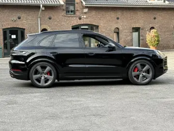 Porsche Cayenne S SPORTABGAS BOSE 22