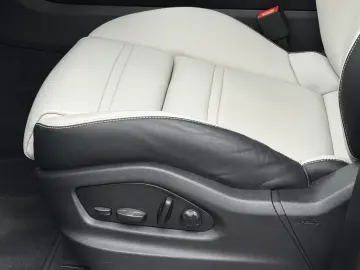 Porsche Cayenne S SPORTABGAS BOSE 22