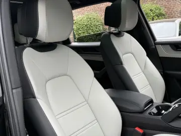 Porsche Cayenne S SPORTABGAS BOSE 22