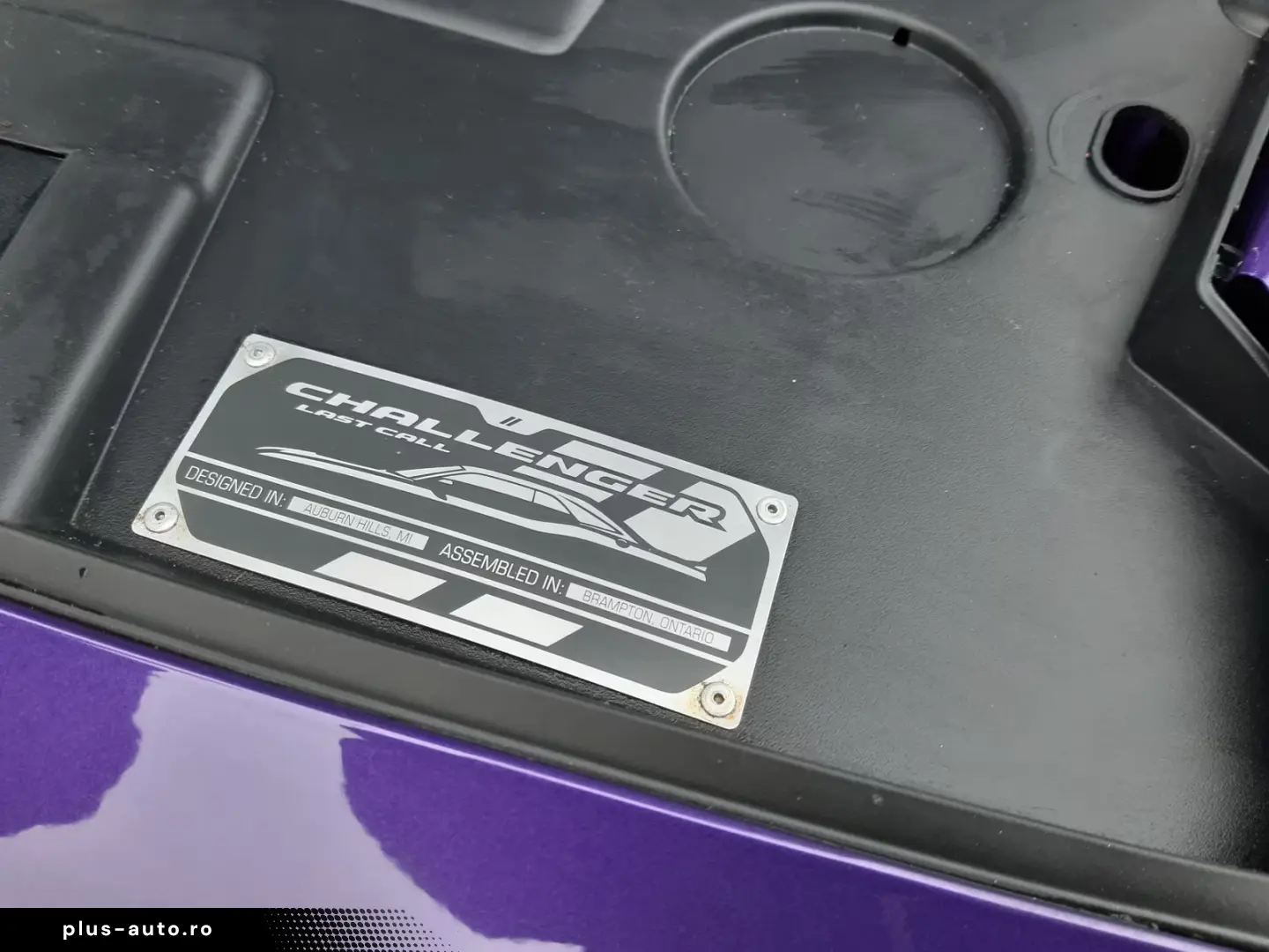 Dodge Challenger R T 5.7 HEMI V8   Last Call