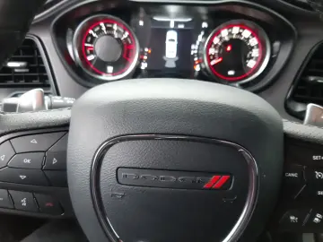 Dodge Challenger R T 5.7 HEMI V8   Last Call