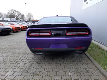 Dodge Challenger R T 5.7 HEMI V8   Last Call