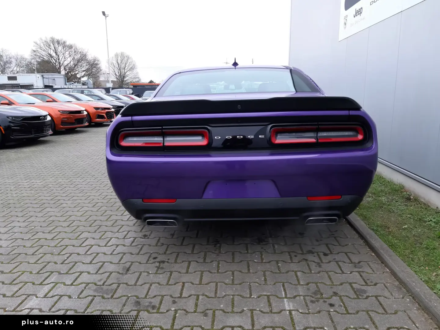 Dodge Challenger R T 5.7 HEMI V8   Last Call