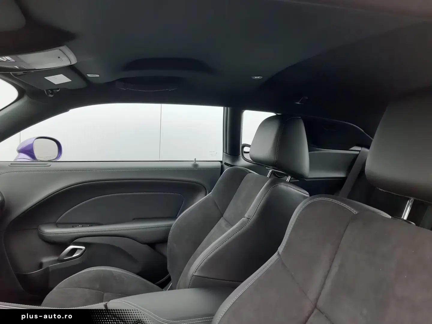 Dodge Challenger R T 5.7 HEMI V8   Last Call