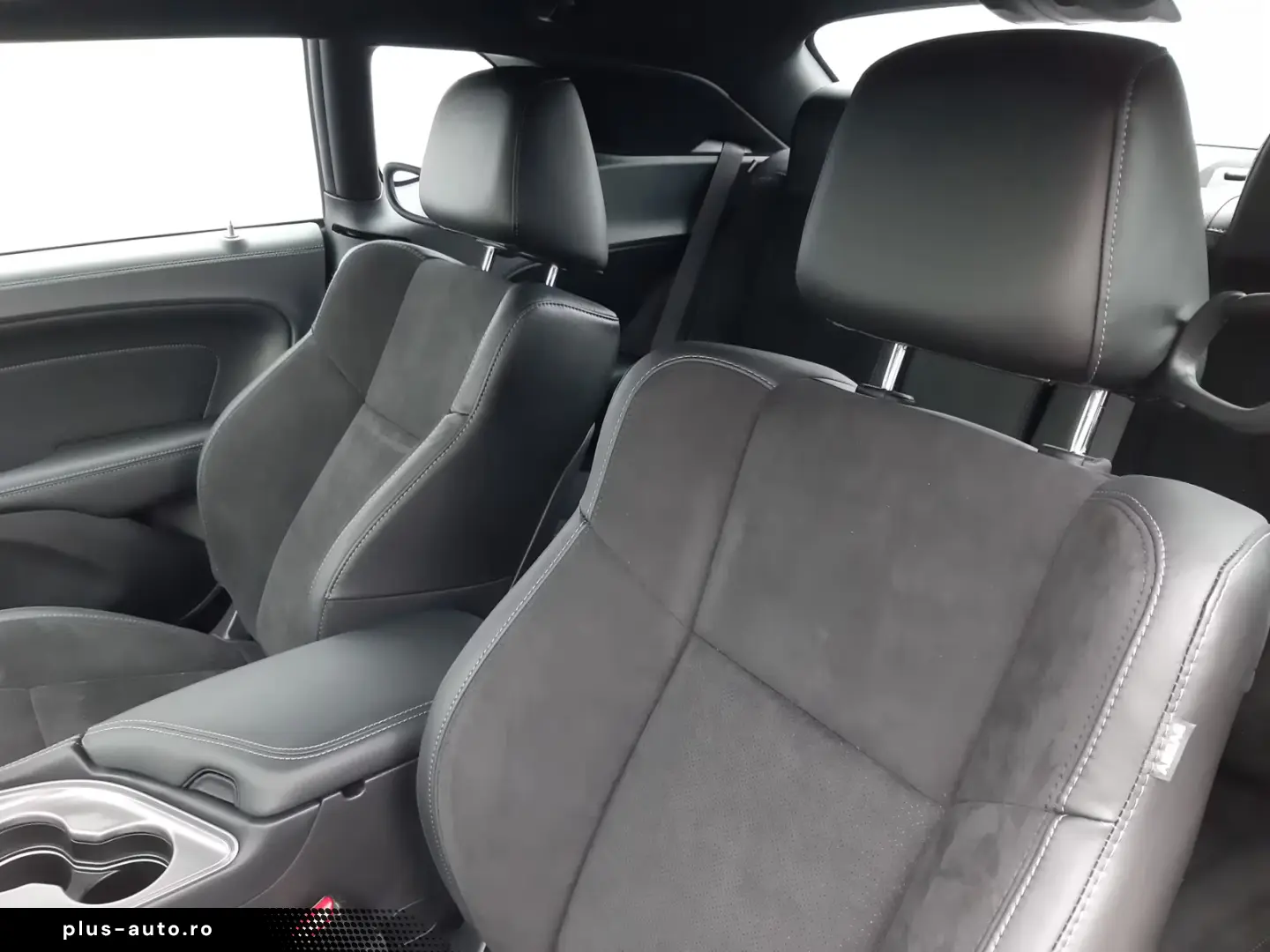 Dodge Challenger R T 5.7 HEMI V8   Last Call