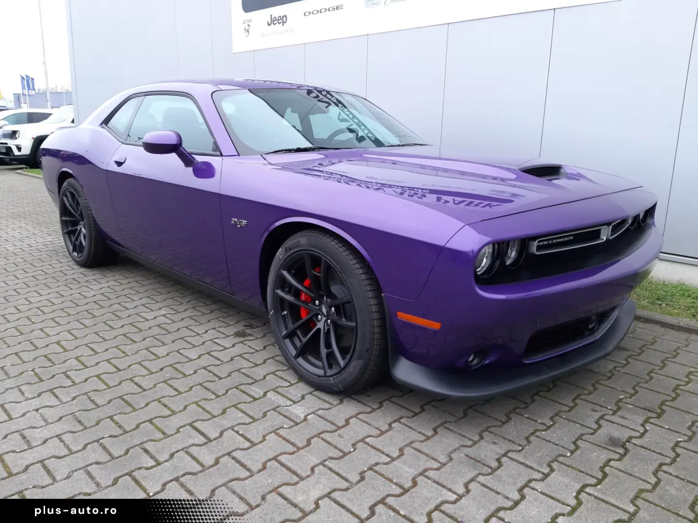 Dodge Challenger R T 5.7 HEMI V8   Last Call