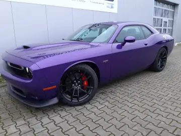 Dodge Challenger R T 5.7 HEMI V8   Last Call
