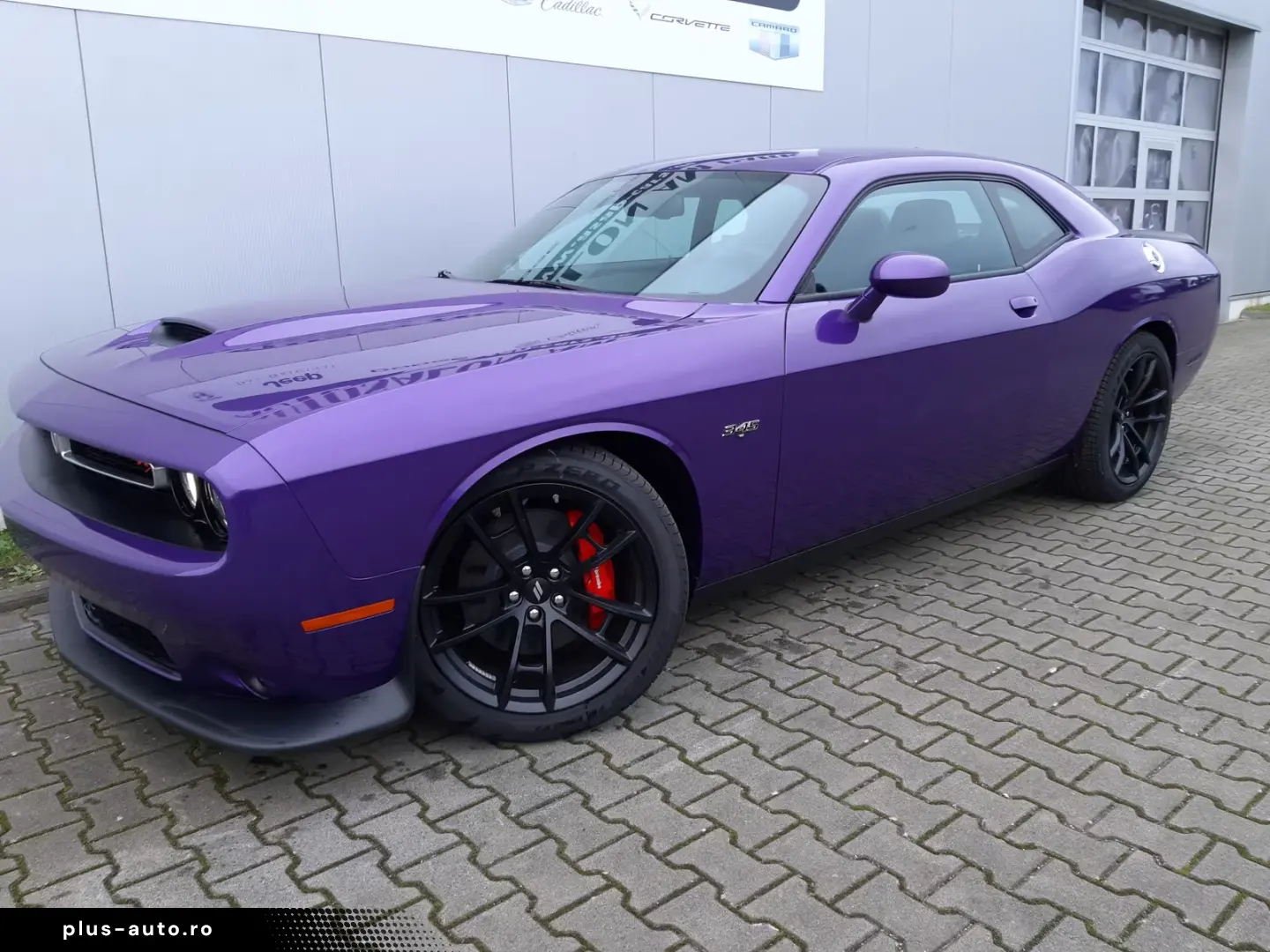 Dodge Challenger R T 5.7 HEMI V8   Last Call