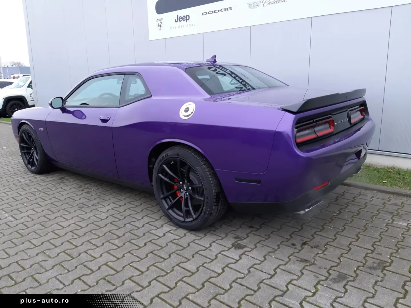 Dodge Challenger R T 5.7 HEMI V8   Last Call
