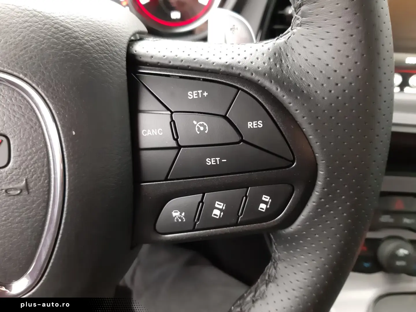 Dodge Challenger R T 5.7 HEMI V8   Last Call