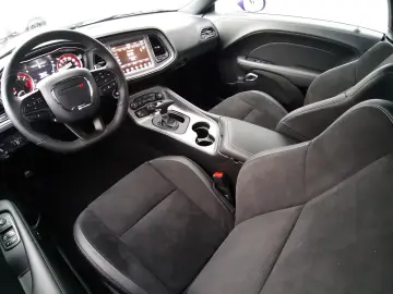 Dodge Challenger R T 5.7 HEMI V8   Last Call