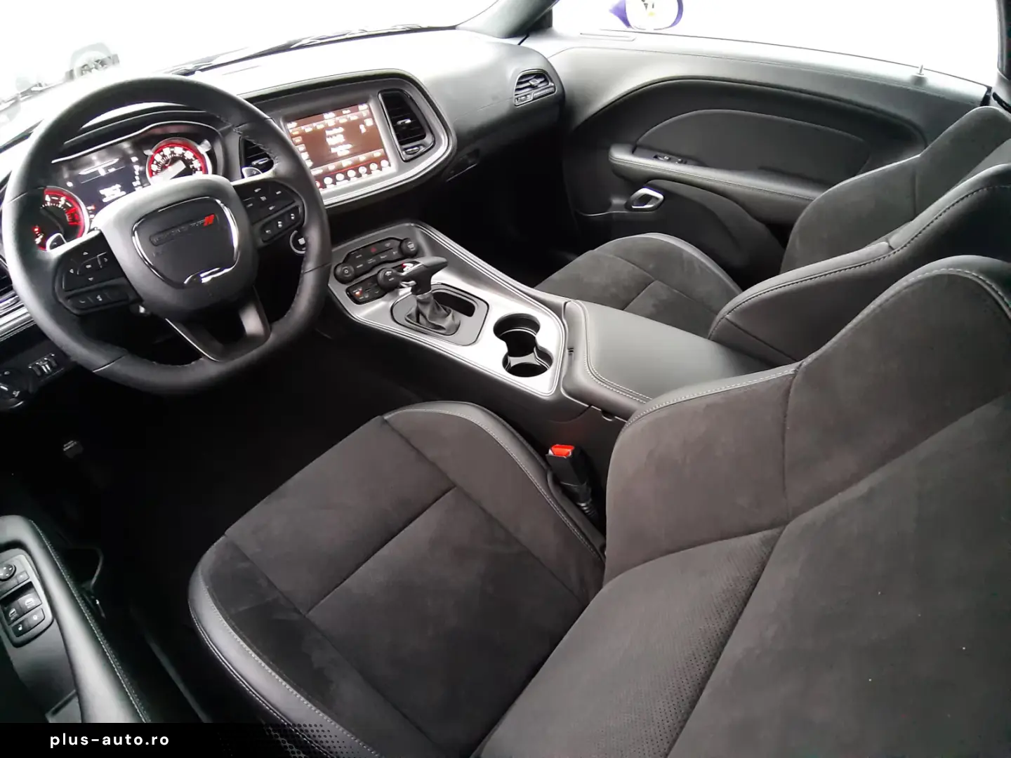 Dodge Challenger R T 5.7 HEMI V8   Last Call