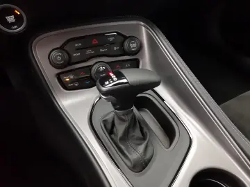 Dodge Challenger R T 5.7 HEMI V8   Last Call