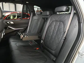 BMW X5 xDrive 40d M-Sport Pro LUFT SOFT-CL PANO AHK