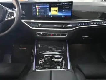 BMW X5 xDrive 40d M-Sport Pro LUFT SOFT-CL PANO AHK