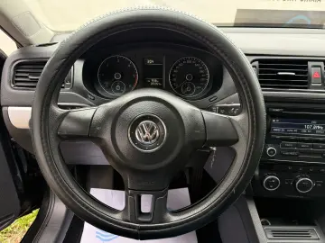 Volkswagen Jetta  1.6 TDI 105CP 2014 Inm RO Rate fara avans