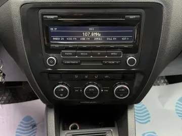 Volkswagen Jetta  1.6 TDI 105CP 2014 Inm RO Rate fara avans