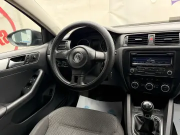 Volkswagen Jetta  1.6 TDI 105CP 2014 Inm RO Rate fara avans