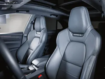 PORSCHE Macan Turbo Panoramadach Sport Chrono