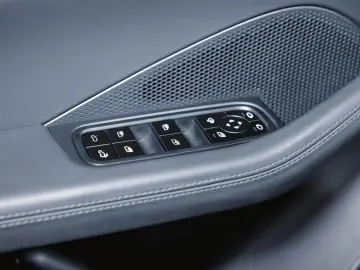 PORSCHE Macan Turbo Panoramadach Sport Chrono