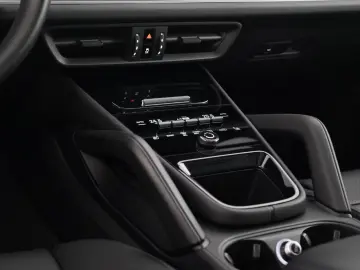 Porsche Cayenne E-Hybrid AHK PANO LUFT Bose