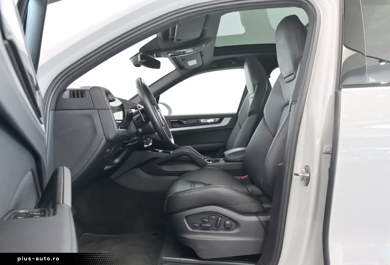 Porsche Cayenne E-Hybrid AHK PANO LUFT Bose