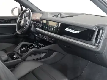 Porsche Cayenne E-Hybrid AHK PANO LUFT Bose