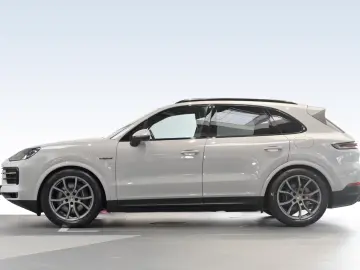 Porsche Cayenne E-Hybrid AHK PANO LUFT Bose