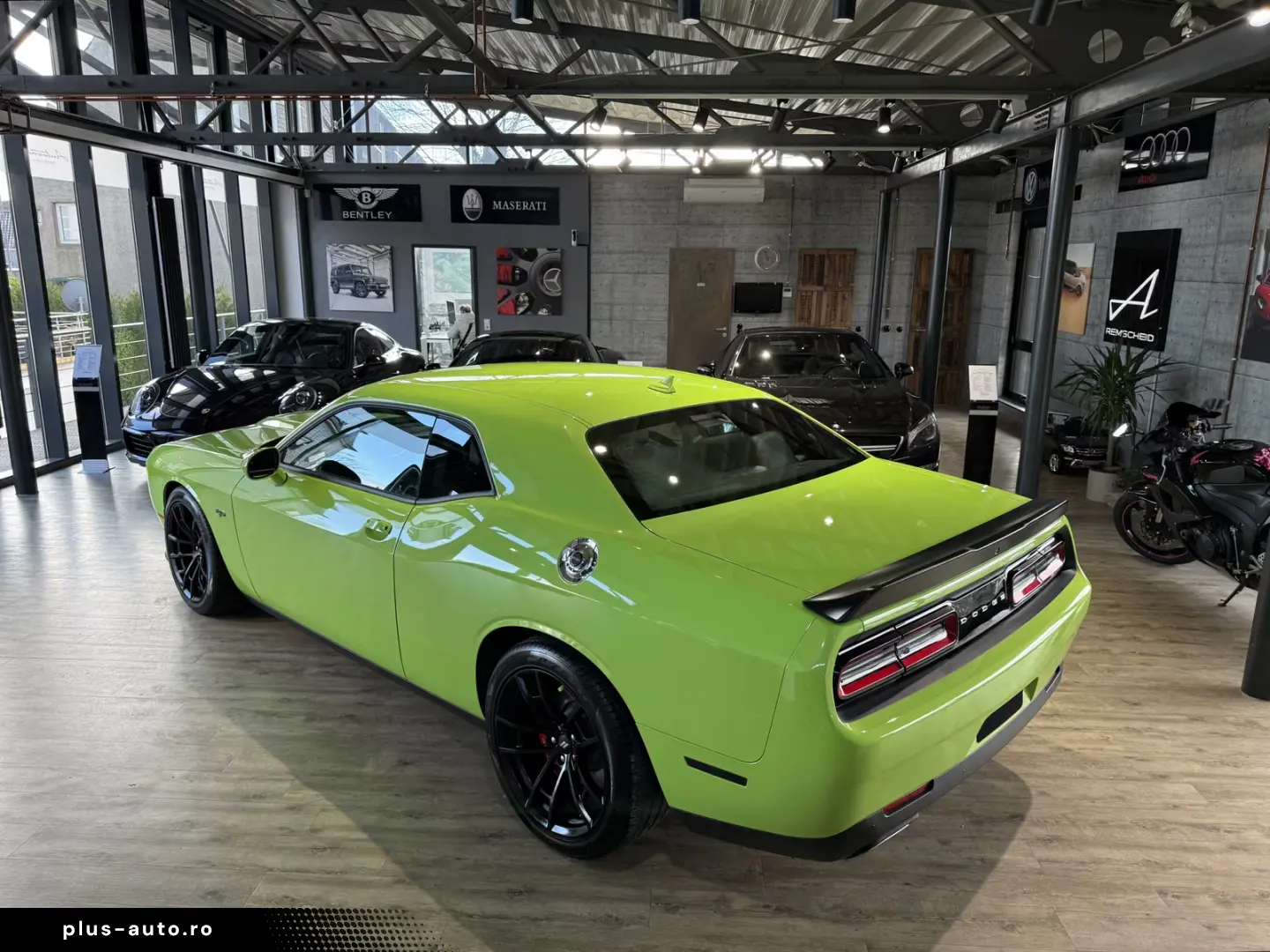 Dodge Challenger R T 5.7 V8 KAMERA H&K