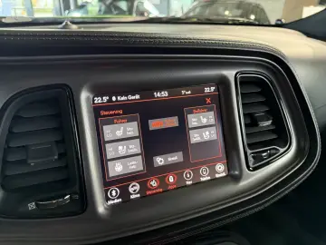 Dodge Challenger R T 5.7 V8 KAMERA H&K