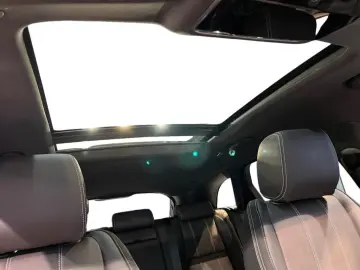 LAND ROVER Range Rover Velar P400 AWD R-Dynamic SE Style