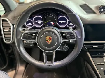 Porsche Cayenne E-Hybrid Platinum Edition