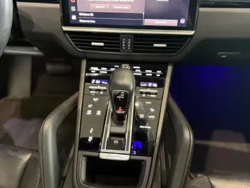 Porsche Cayenne E-Hybrid Platinum Edition