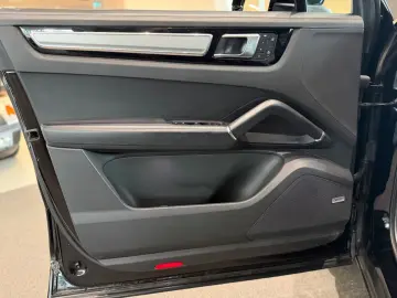 Porsche Cayenne E-Hybrid Platinum Edition