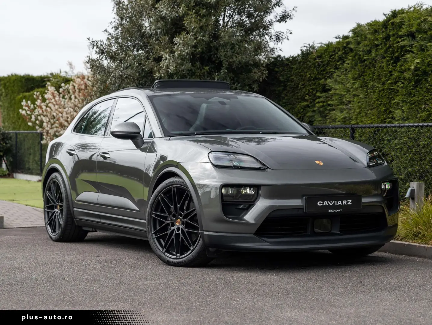 PORSCHE Macan 4 EV 100KW 22 RS AIR MATRIX PANO ENTRY 18W