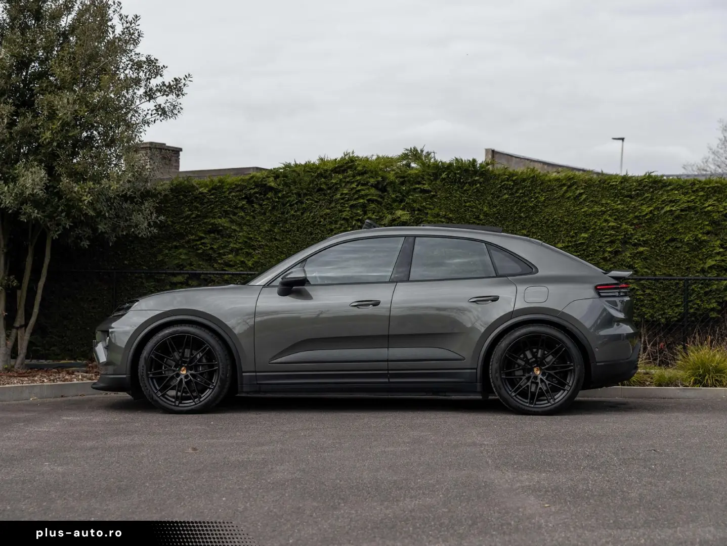 PORSCHE Macan 4 EV 100KW 22 RS AIR MATRIX PANO ENTRY 18W