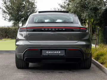 PORSCHE Macan 4 EV 100KW 22 RS AIR MATRIX PANO ENTRY 18W
