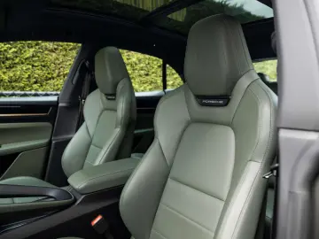 PORSCHE Macan 4 EV 100KW 22 RS AIR MATRIX PANO ENTRY 18W