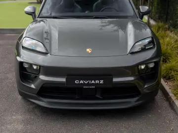 PORSCHE Macan 4 EV 100KW 22 RS AIR MATRIX PANO ENTRY 18W