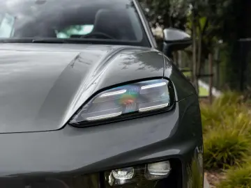 PORSCHE Macan 4 EV 100KW 22 RS AIR MATRIX PANO ENTRY 18W