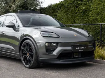 PORSCHE Macan 4 EV 100KW 22 RS AIR MATRIX PANO ENTRY 18W