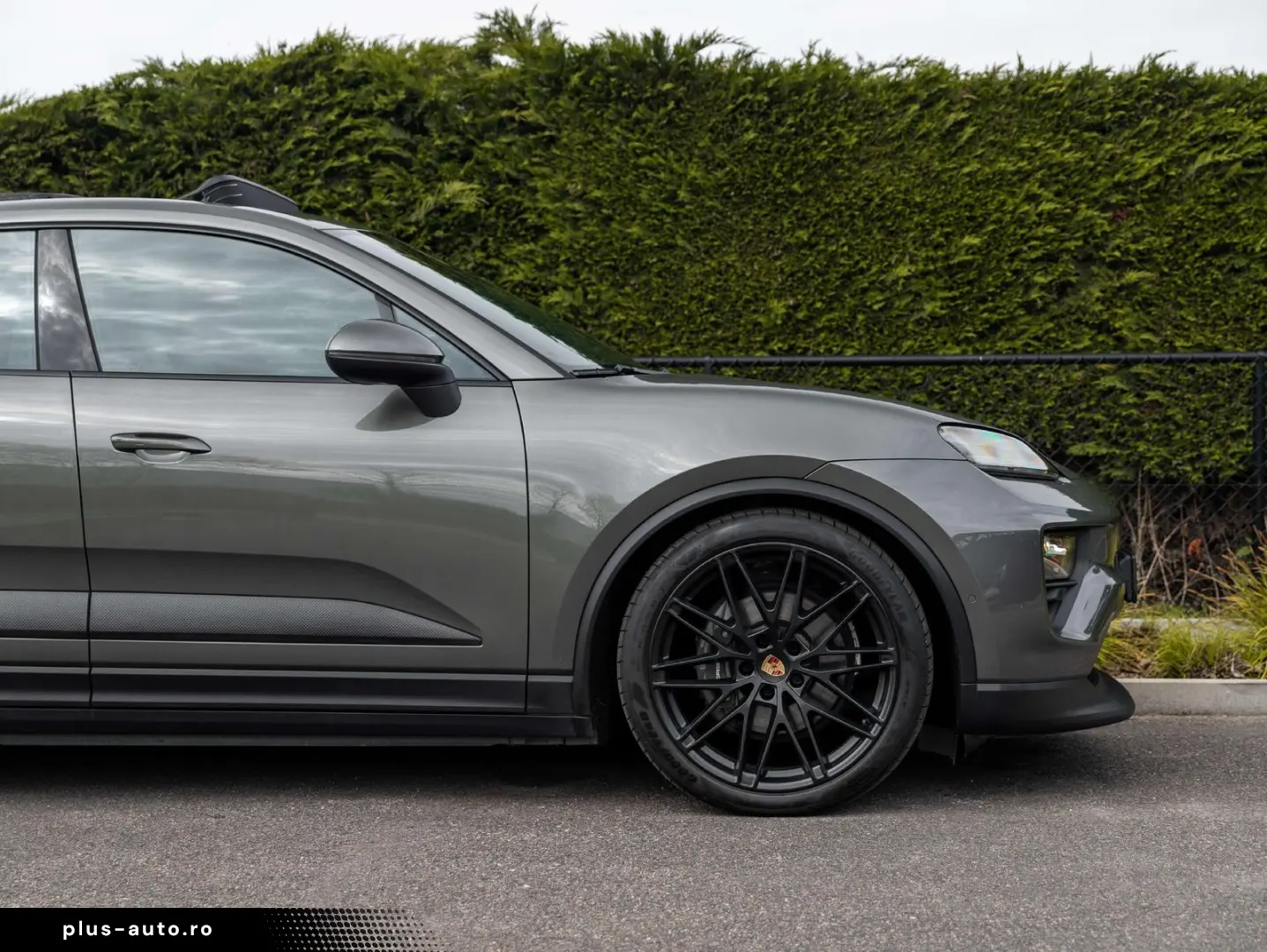 PORSCHE Macan 4 EV 100KW 22 RS AIR MATRIX PANO ENTRY 18W