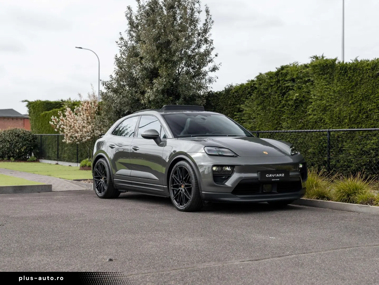 PORSCHE Macan 4 EV 100KW 22 RS AIR MATRIX PANO ENTRY 18W