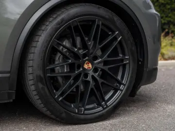 PORSCHE Macan 4 EV 100KW 22 RS AIR MATRIX PANO ENTRY 18W