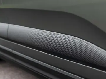 PORSCHE Macan 4 EV 100KW 22 RS AIR MATRIX PANO ENTRY 18W