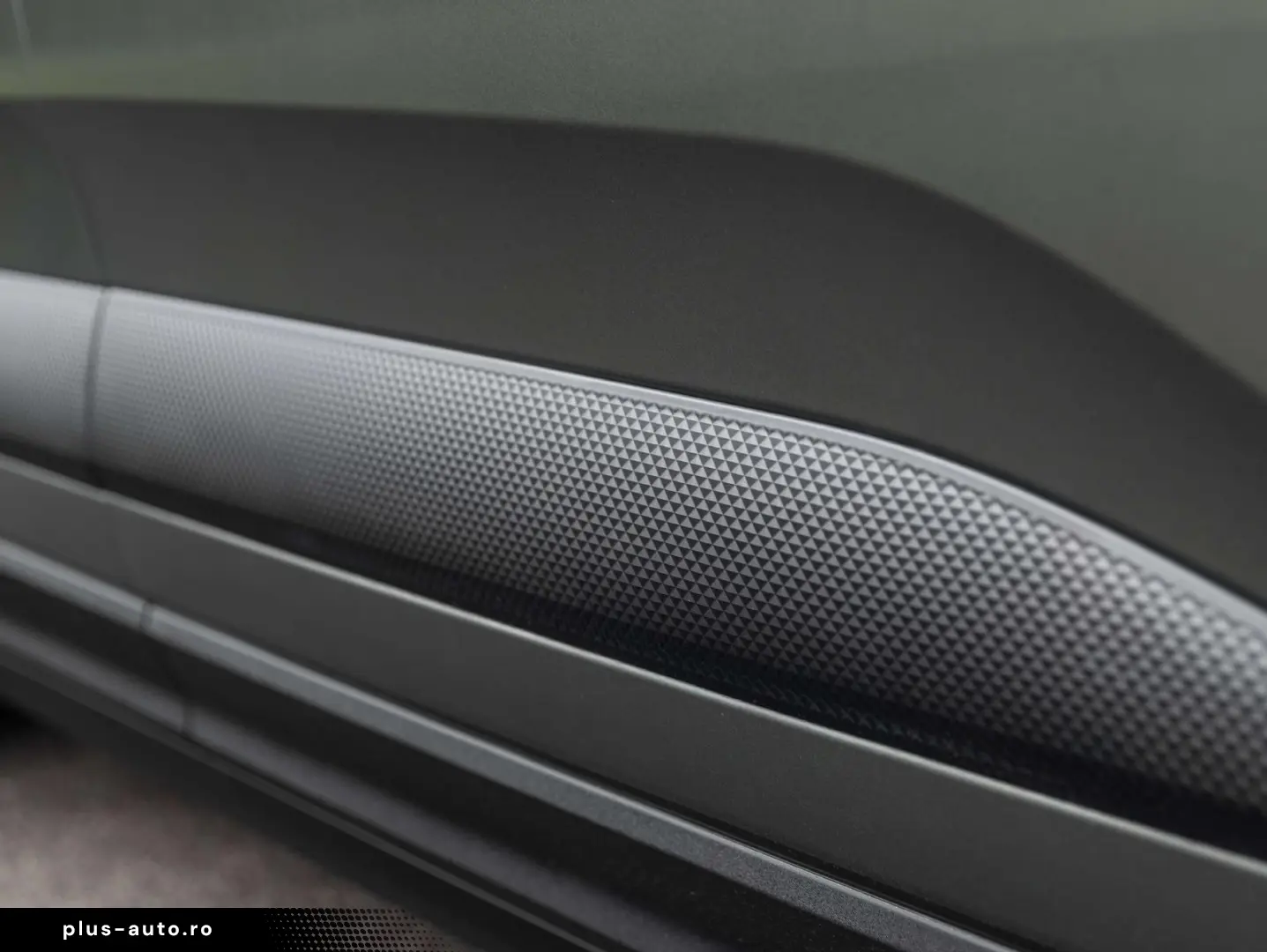 PORSCHE Macan 4 EV 100KW 22 RS AIR MATRIX PANO ENTRY 18W